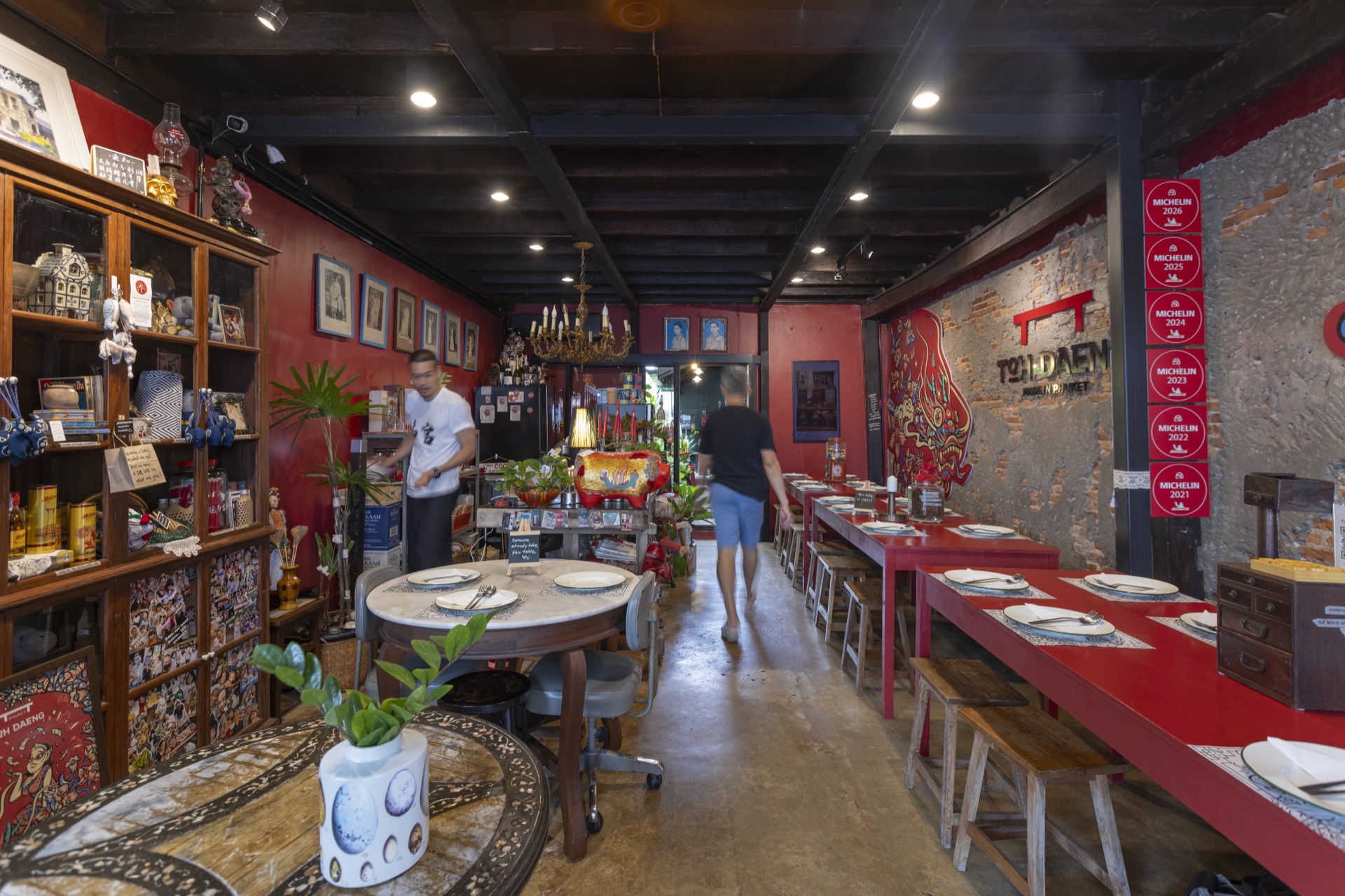 TOH DAENG dining hall
