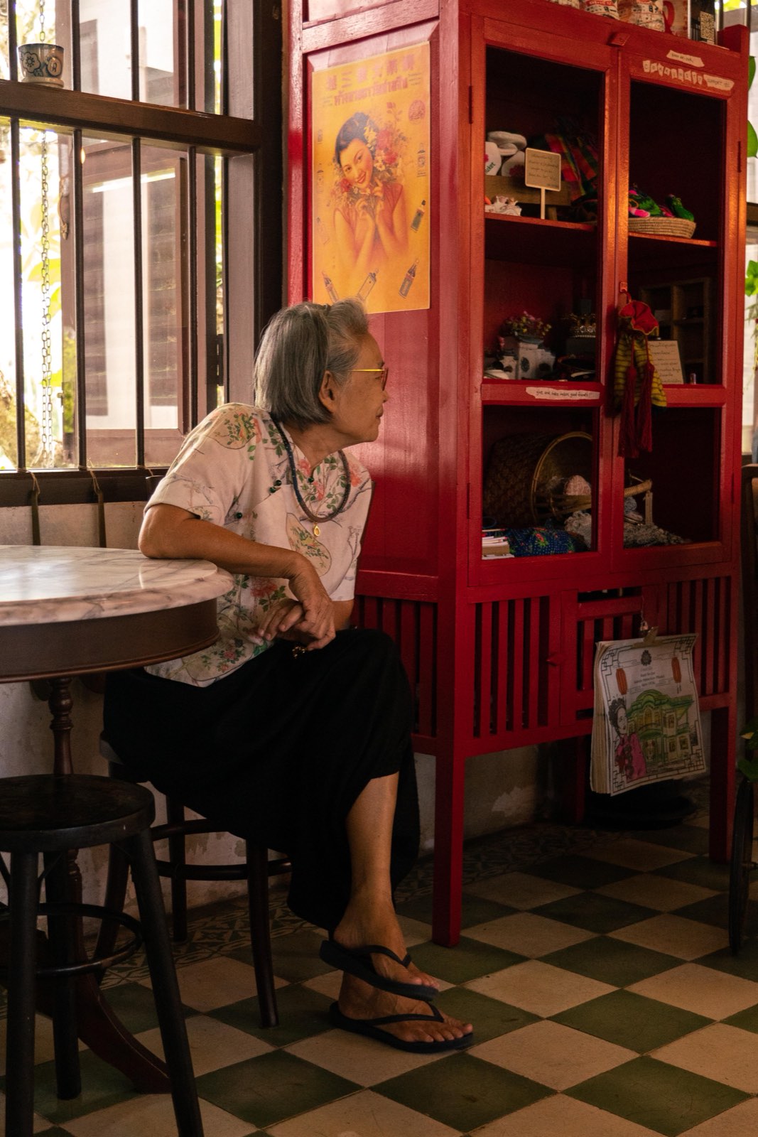 Toh-Daeng red-table restaurant at Baan Ar-Jor