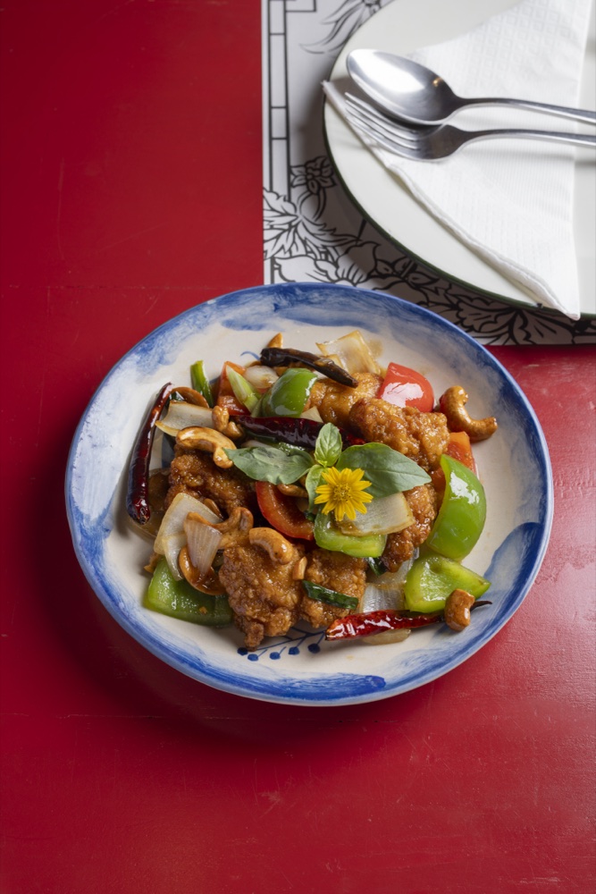 ไก่ผัดเม็ดมะม่วง — Stir-Fried Chicken & Cashew
